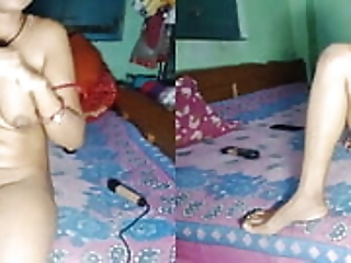 Indian Bangali Pinki Vabi Kitchen Me Kam Kar Rahi Thi Or Davor Aya Room Pe Leja Ke Chodke Vabi Ki Pussy Ko Jamke Choda